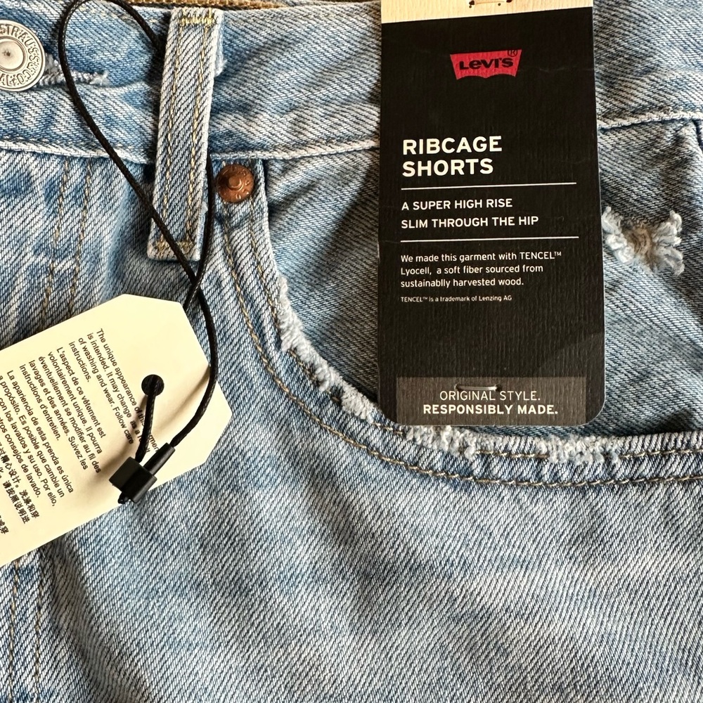 Levi's Women's Rib age Shorts Light Blue Size 27 NWT - Picture 11 of 12
